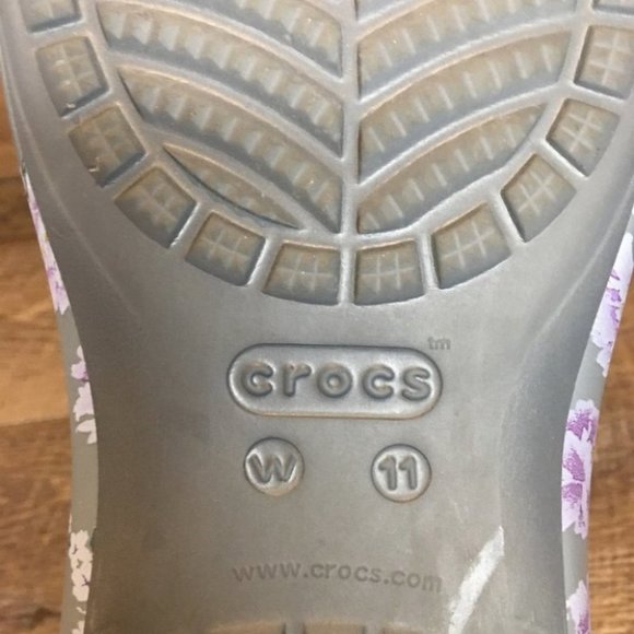 EUC Women’s Crocs Freesail Printed Lined Clogs - Picture 5 of 8